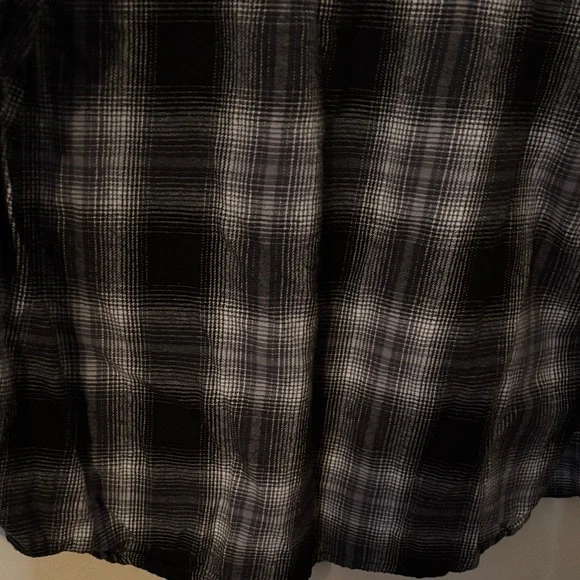 Men's Black and Gray Plaid Hooded Button Down Shirt. Size L - Picture 8 of 10